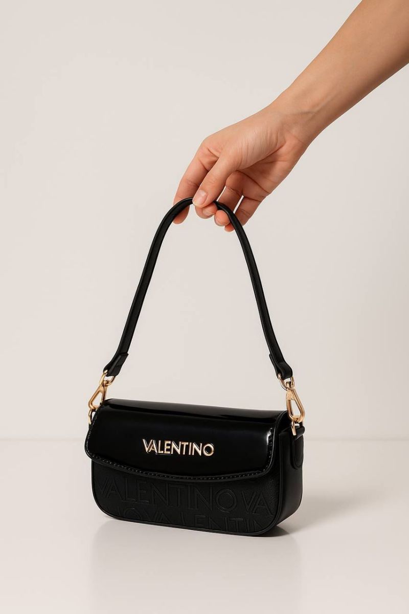 Valentino Siyah Patent Deri Baguette Omuz Çantası